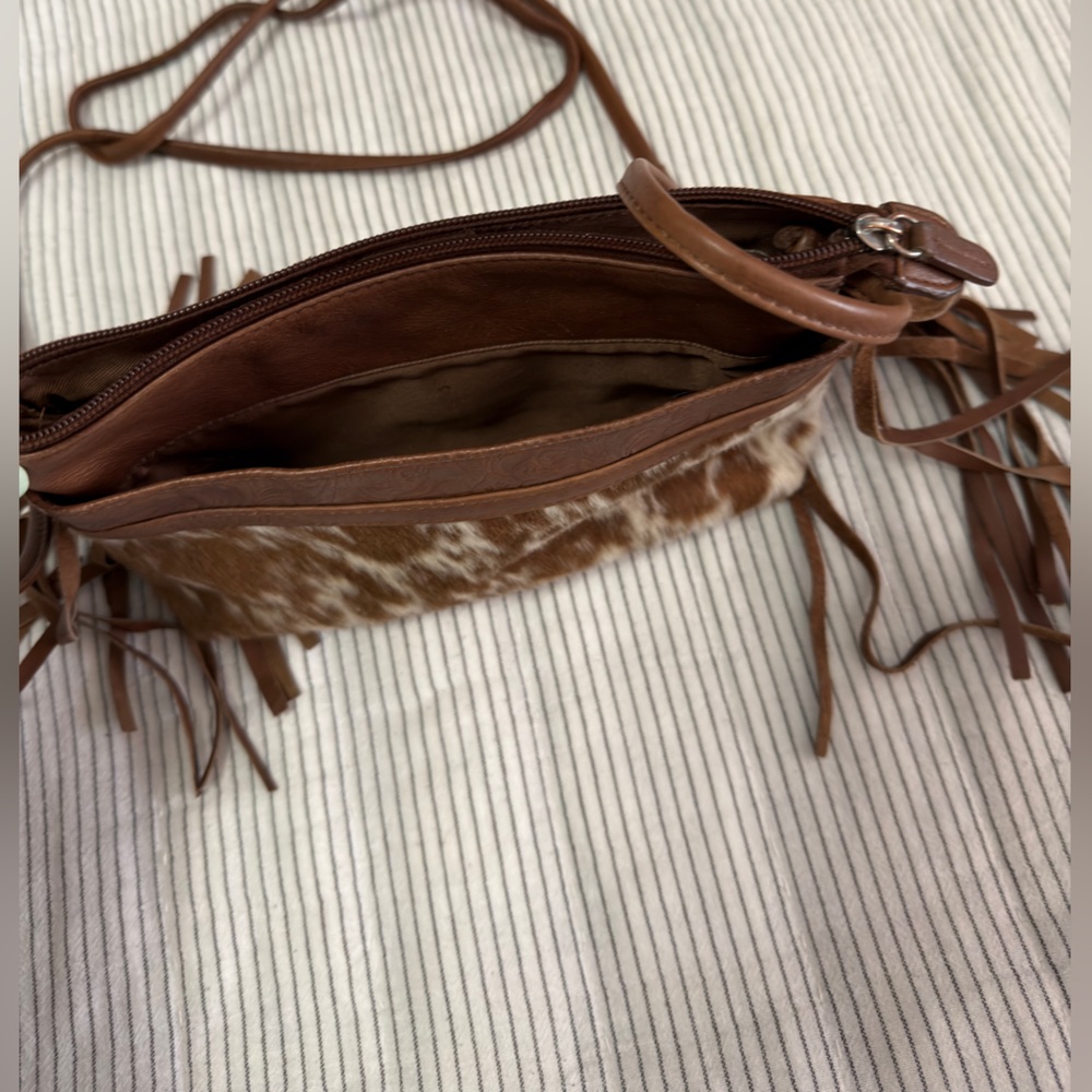 Cowhide + fringe purse - Picture 2 of 3